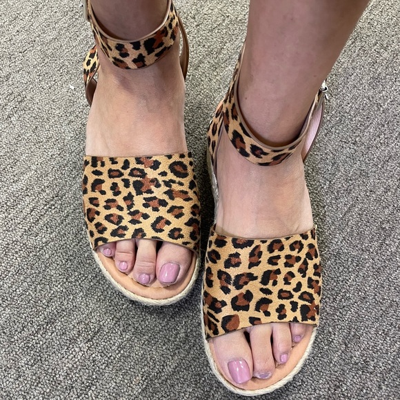 Leopard print Buckle Strap Espadrille sandals - Picture 11 of 11